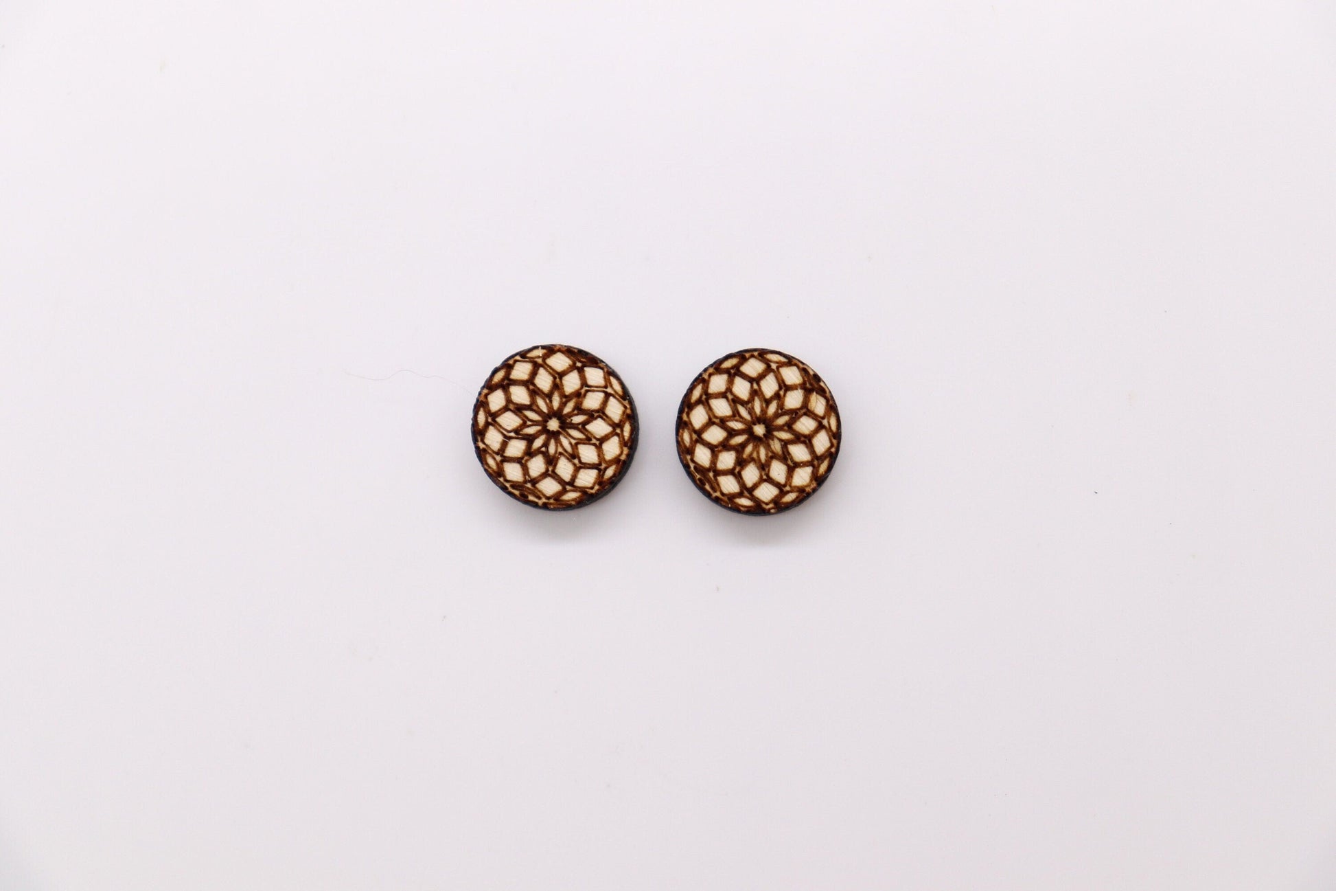 Round wood stud earrings, earring making, wood cutouts